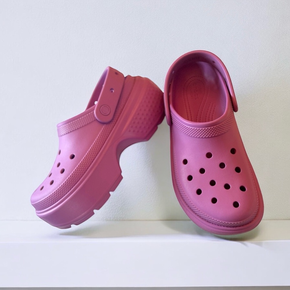 CROCS Platform Clogs in Lavender Purple - Picture 4 of 9